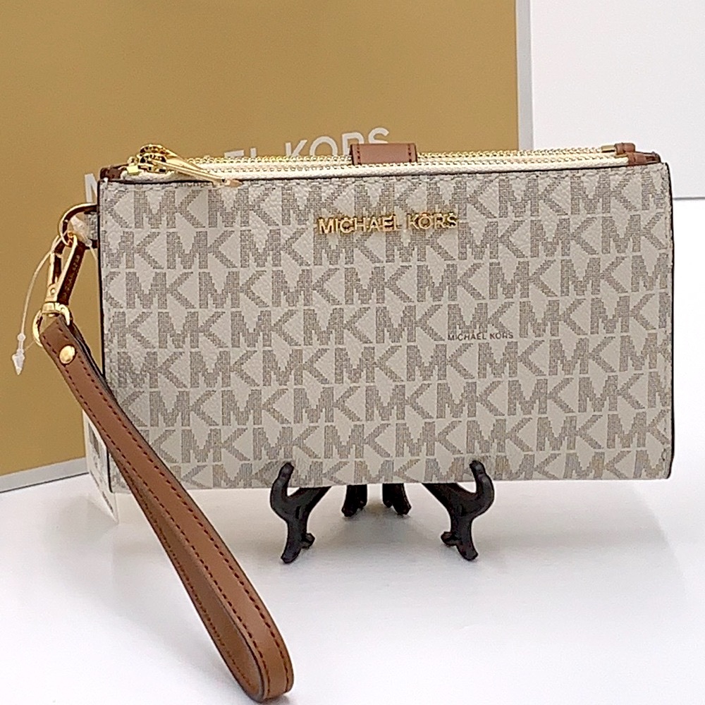 MICHAEL KORS LARGE DOUBLE ZIP WALLET WRISTLET 
COLOR: Vanilla LUGGAGE SI… - Picture 2 of 14